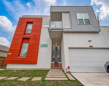 5722 Cullen Boulevard - Photo Thumbnail 1