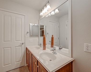 13600 Breton Ridge Street - Photo Thumbnail 40
