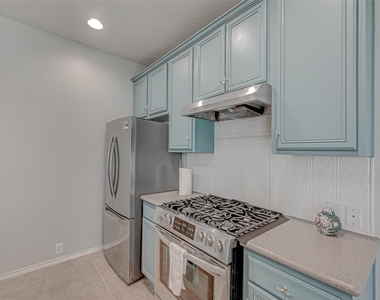 13600 Breton Ridge Street - Photo Thumbnail 24
