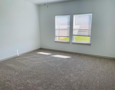 28935 Yukon River Court - Photo Thumbnail 5