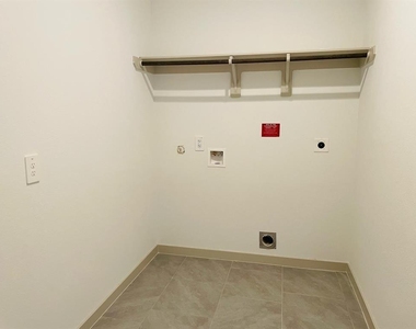 28935 Yukon River Court - Photo Thumbnail 14
