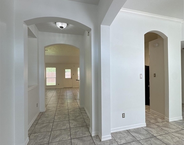 3210 Woodcreek Glen Lane - Photo Thumbnail 15