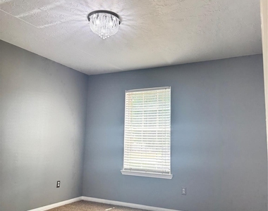 3210 Woodcreek Glen Lane - Photo Thumbnail 20