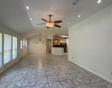 3210 Woodcreek Glen Lane - Photo Thumbnail 7