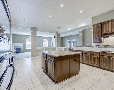 3718 Quarter Horse Trail - Photo Thumbnail 10