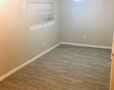 513 Cypress Avenue - Photo Thumbnail 12