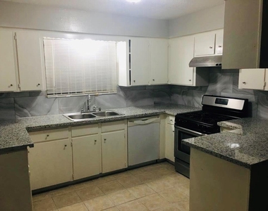 513 Cypress Avenue - Photo Thumbnail 1