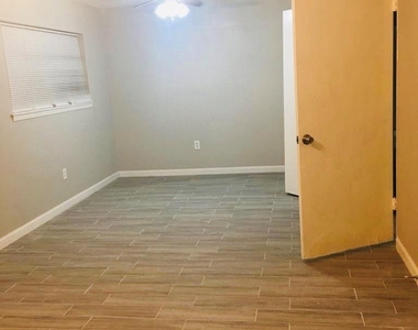 513 Cypress Avenue - Photo Thumbnail 4
