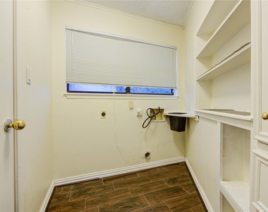 10850 Kirktown Drive - Photo Thumbnail 15