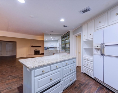 10850 Kirktown Drive - Photo Thumbnail 2