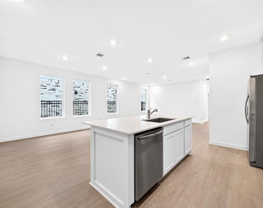 27447 Sunterra Village Drive - Photo Thumbnail 17