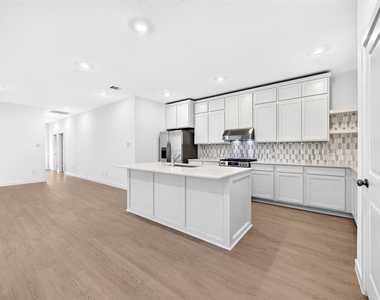 27447 Sunterra Village Drive - Photo Thumbnail 15