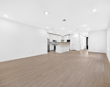 27447 Sunterra Village Drive - Photo Thumbnail 10