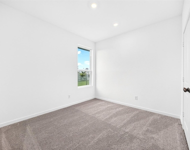 27447 Sunterra Village Drive - Photo Thumbnail 24