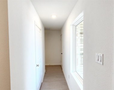 26819 Feather Reed Drive - Photo Thumbnail 18
