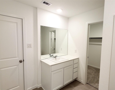 26819 Feather Reed Drive - Photo Thumbnail 17