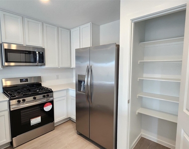 26819 Feather Reed Drive - Photo Thumbnail 5