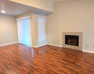 6602 Harbor Town Drive - Photo Thumbnail 9