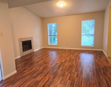 6602 Harbor Town Drive - Photo Thumbnail 7