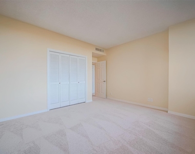 14 Greenway Plaza - Photo Thumbnail 18