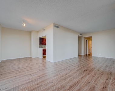 14 Greenway Plaza - Photo Thumbnail 5