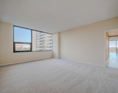 14 Greenway Plaza - Photo Thumbnail 20