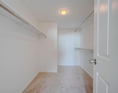 14 Greenway Plaza - Photo Thumbnail 21