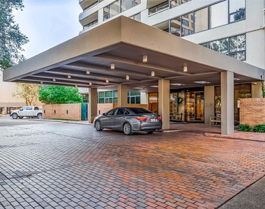 14 Greenway Plaza - Photo Thumbnail 24