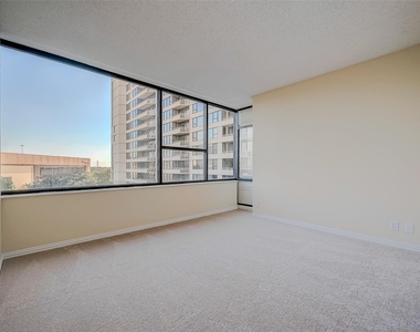 14 Greenway Plaza - Photo Thumbnail 16