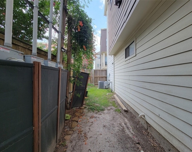 403 Jackson Hill Street - Photo Thumbnail 6