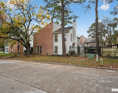 17805 Villa Way Drive - Photo Thumbnail 2