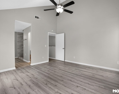 17805 Villa Way Drive - Photo Thumbnail 20