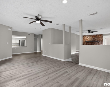 17805 Villa Way Drive - Photo Thumbnail 12