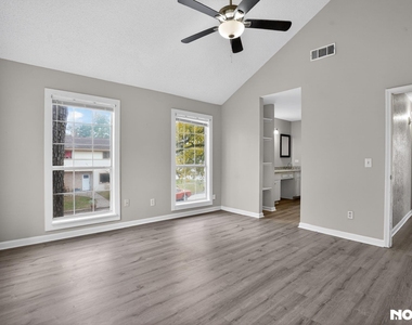17805 Villa Way Drive - Photo Thumbnail 7