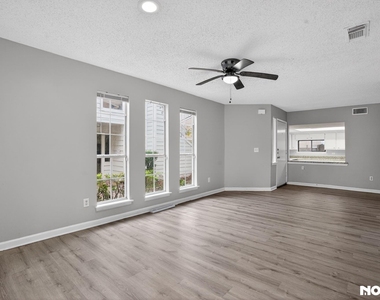 17805 Villa Way Drive - Photo Thumbnail 11