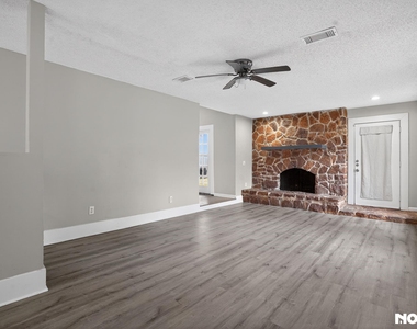 17805 Villa Way Drive - Photo Thumbnail 4