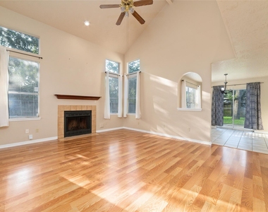 1934 Pincher Creek Drive - Photo Thumbnail 9