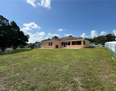 4914 7th Street W - Photo Thumbnail 7