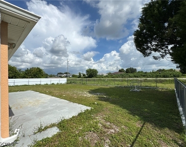 4914 7th Street W - Photo Thumbnail 5