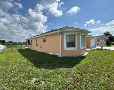 4914 7th Street W - Photo Thumbnail 11