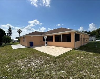 4914 7th Street W - Photo Thumbnail 8