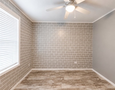 3617 66th Street W - Photo Thumbnail 3