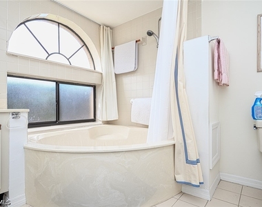 565 Beachwalk Circle - Photo Thumbnail 17