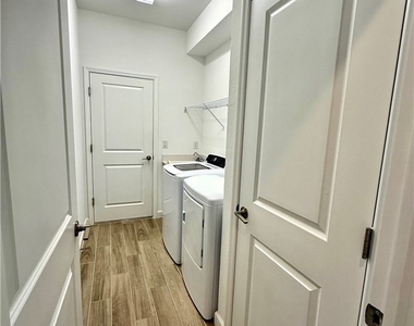 1785 Hagen Court - Photo Thumbnail 7
