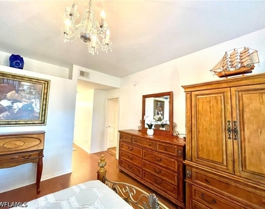 685 Windsor Square - Photo Thumbnail 22