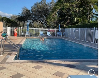 685 Windsor Square - Photo Thumbnail 40