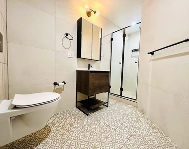 317 Winthrop Street - Photo Thumbnail 1