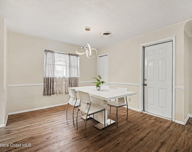 2425 Heritage Drive - Photo Thumbnail 4