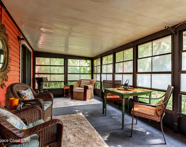 1211 Houston Street - Photo Thumbnail 10