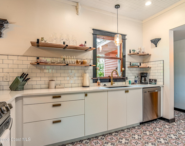 1211 Houston Street - Photo Thumbnail 7